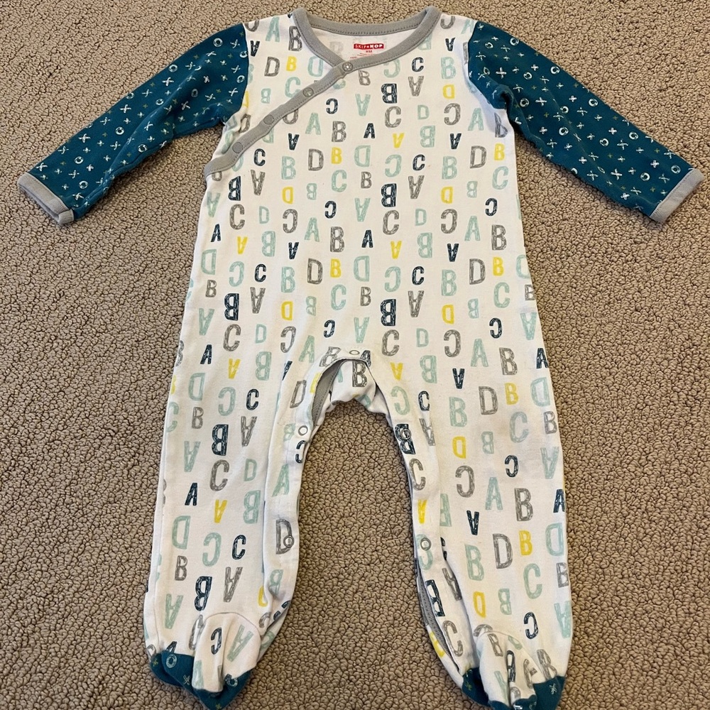 Size 9 months abc sleeper